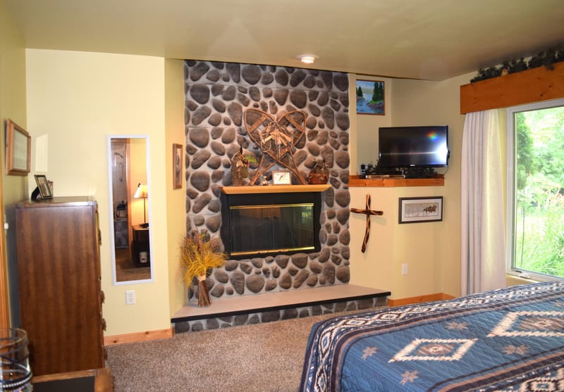 313 5th St, Pine River, MN 56474