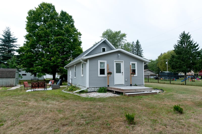 900 W Poplar Ave, Cameron, WI 54822