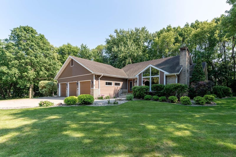 200 Greenwood Dr, Mankato, MN 56001