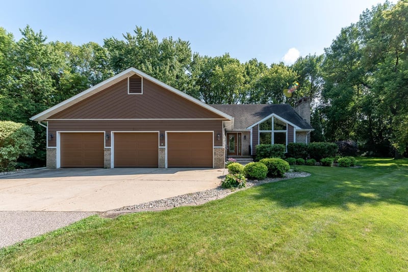 200 Greenwood Dr, Mankato, MN 56001