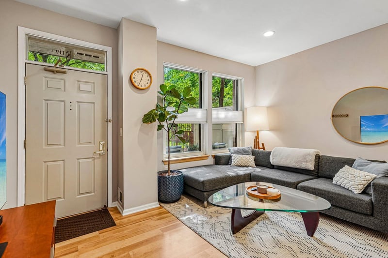 545 N 1st St #119, Minneapolis, MN 55401