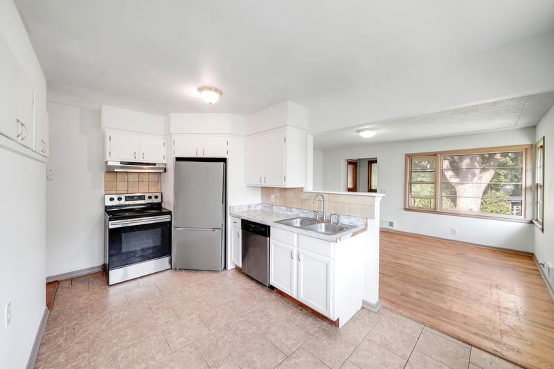 3822 3rd St NE, Columbia Heights, MN 55421