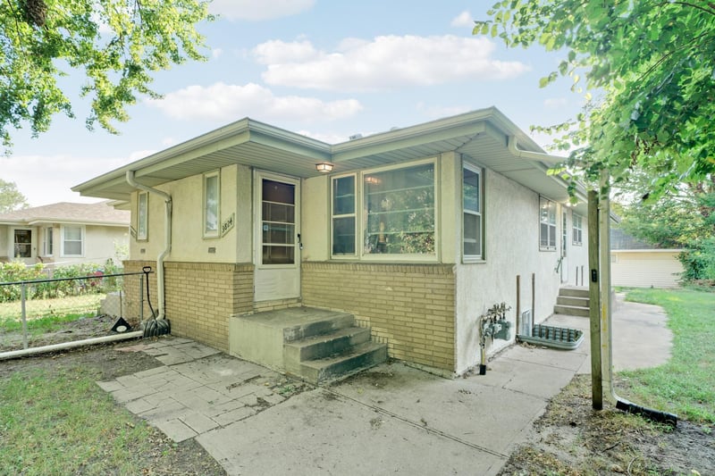 3822 3rd St NE, Columbia Heights, MN 55421