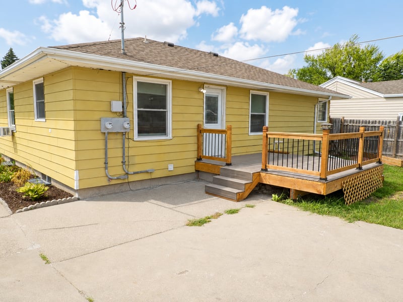 1820 5th St S, Moorhead, MN 56560
