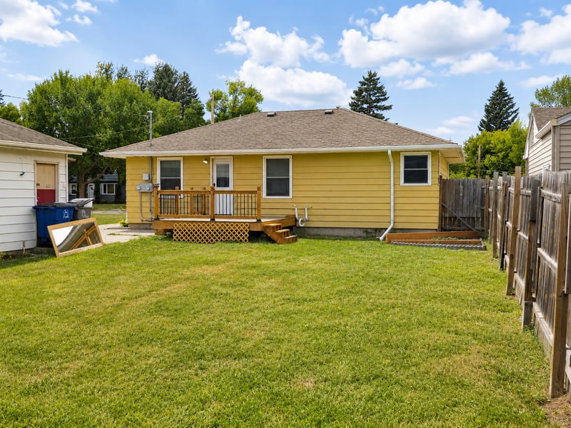 1820 5th St S, Moorhead, MN 56560