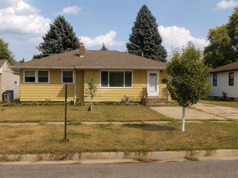 1820 5th St S, Moorhead, MN 56560