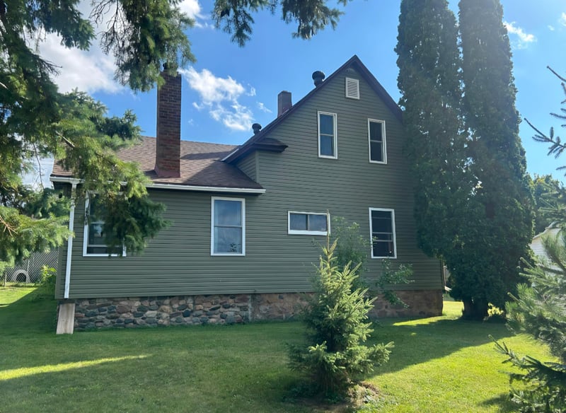 504 Corey Ave, Coleraine, MN 55722
