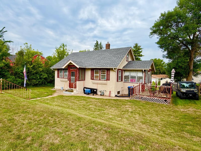 514 State St E, Cannon Falls, MN 55009