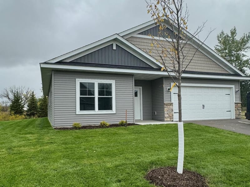4921 Evergreen Dr N, Hugo, MN 55038