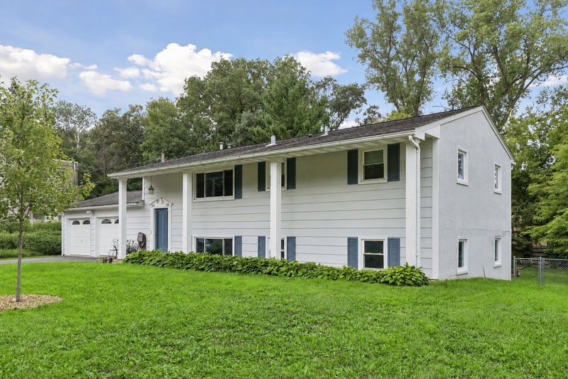 245 Glenmoor Ln, Long Lake, MN 55356