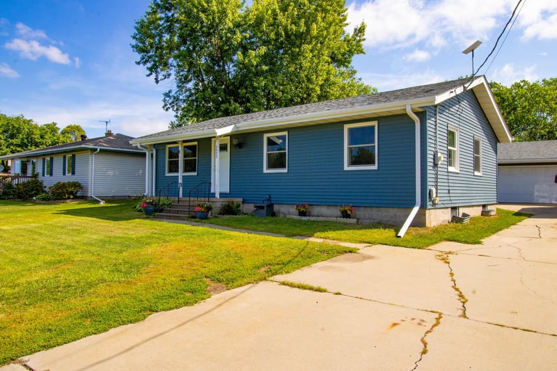 5432 Mineral Ave, Mountain Iron, MN 55768