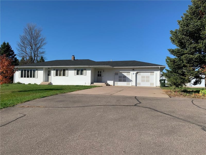 1433 Morris Ave, Hinckley, MN 55037