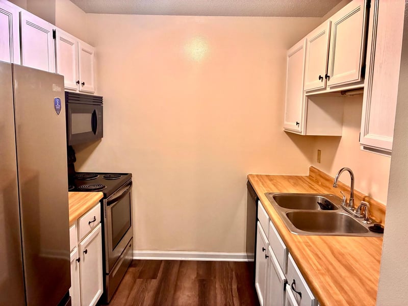 2120 Valleyhigh Dr NW #C102, Rochester, MN 55901