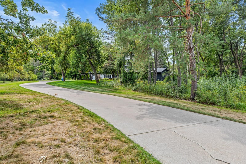30155 Norway Dr NW, Cambridge, MN 55008