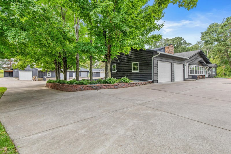 30155 Norway Dr NW, Cambridge, MN 55008
