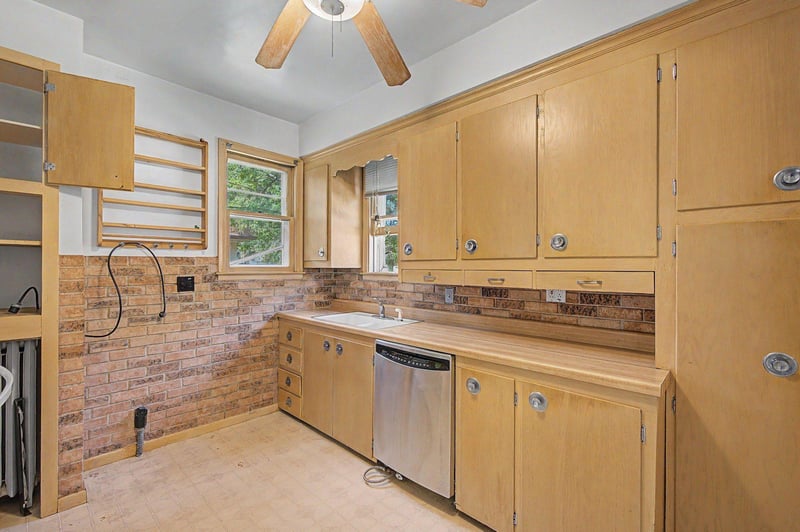 987 Earl St, Saint Paul, MN 55106