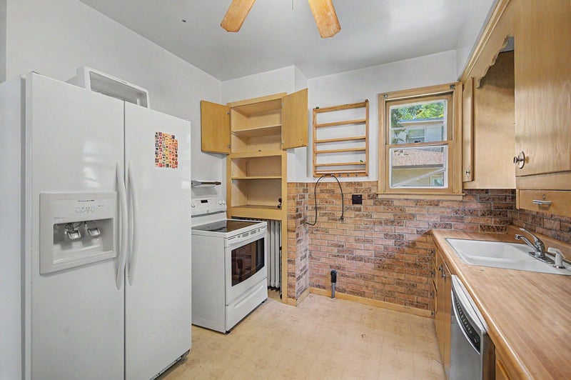 987 Earl St, Saint Paul, MN 55106
