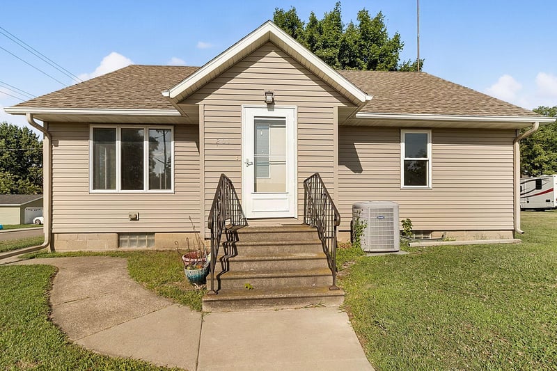 201 1st St, Albany, MN 56307