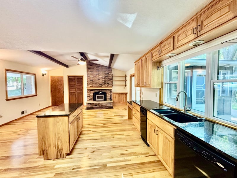 410 Betty Ln, West Saint Paul, MN 55118