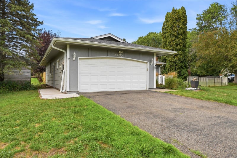 14280 Embry Pa, Apple Valley, MN 55124