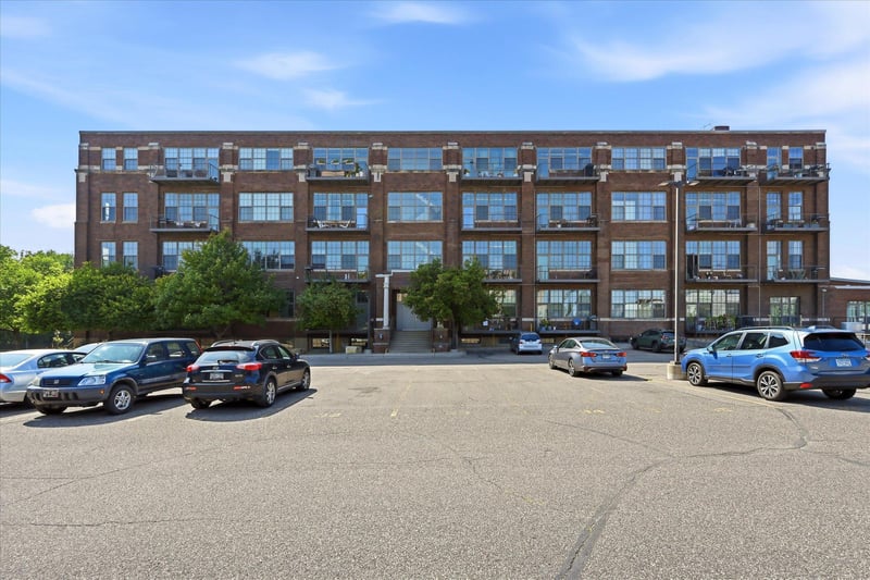 1901 E Hennepin Ave #202, Minneapolis, MN 55413