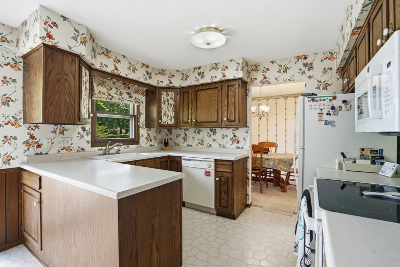 2756 Yukon Ave N, New Hope, MN 55427