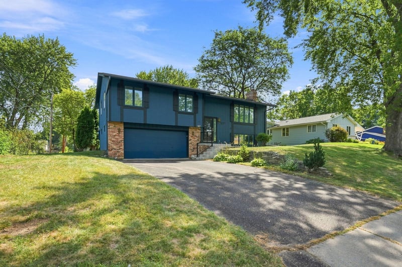 2756 Yukon Ave N, New Hope, MN 55427