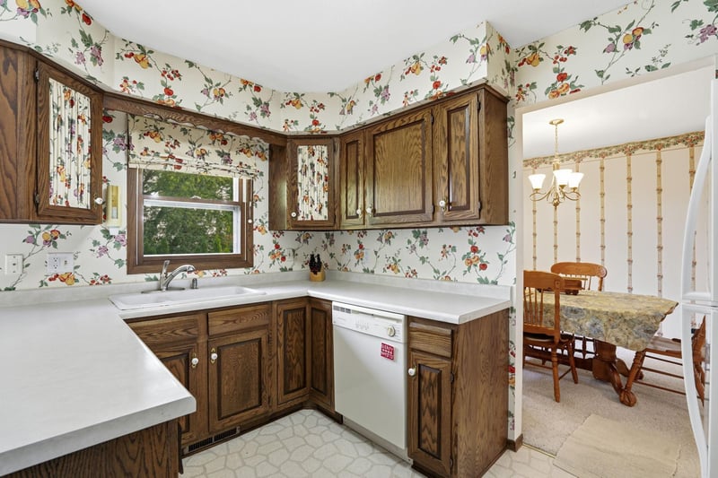 2756 Yukon Ave N, New Hope, MN 55427