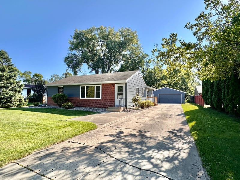 1205 16th St SW, Willmar, MN 56201