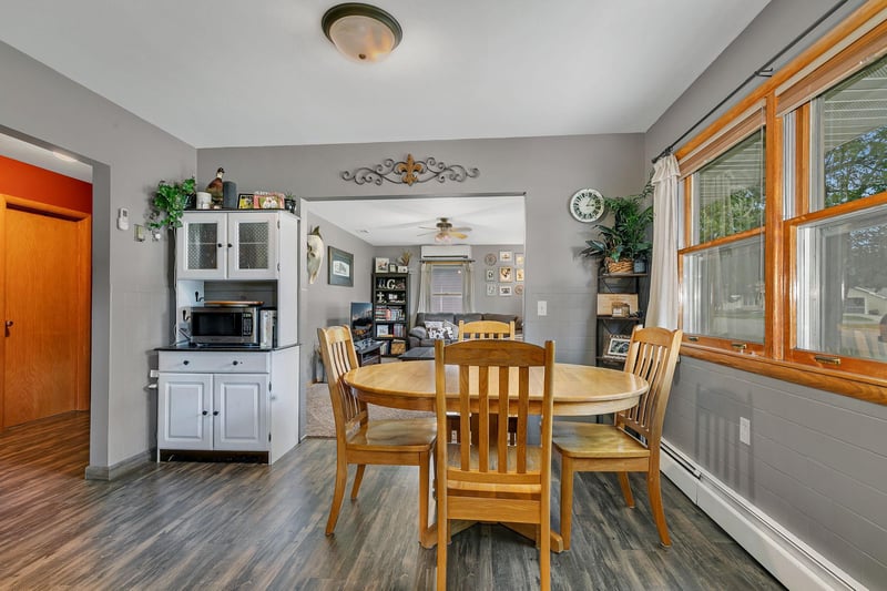 831 6th St, Albany, MN 56307