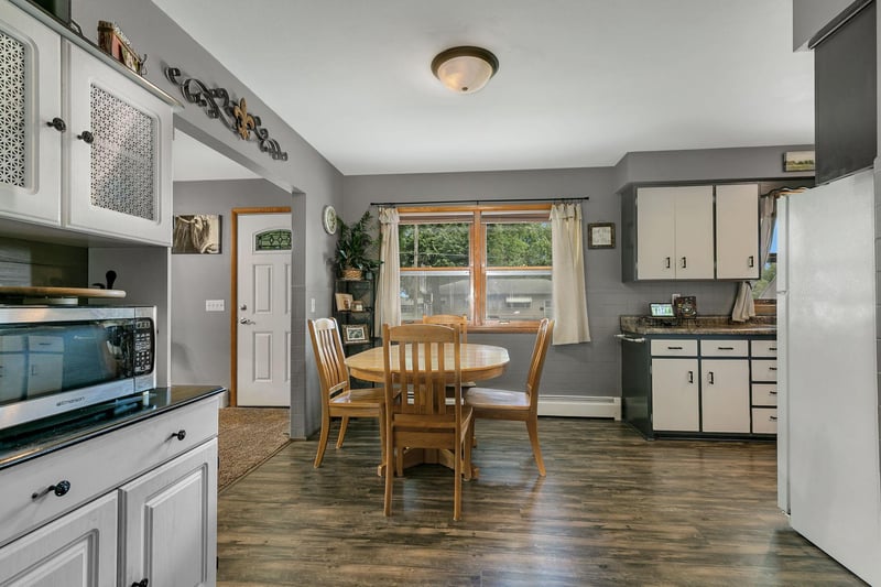 831 6th St, Albany, MN 56307