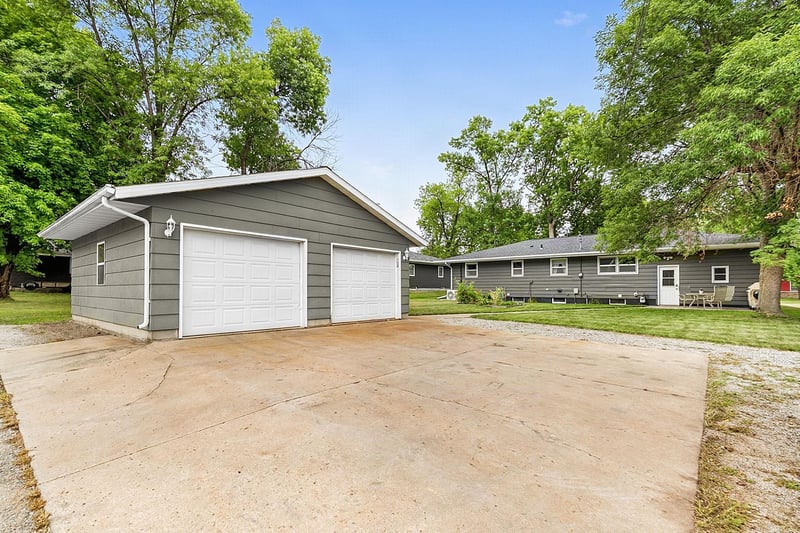831 6th St, Albany, MN 56307