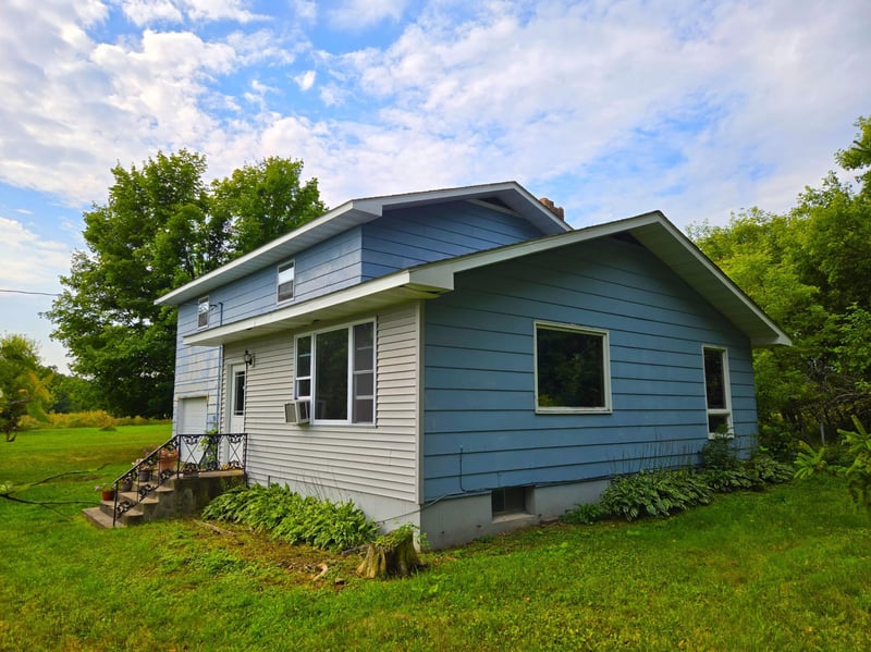 39 5th Ave, Clayton, WI 54004