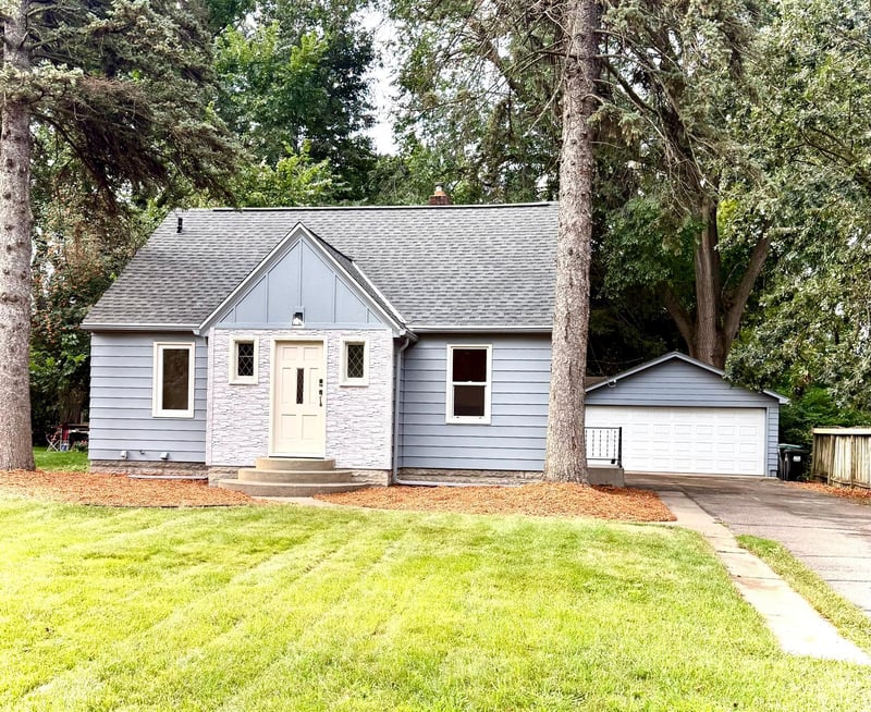 1896 Glenpaul Ave, Arden Hills, MN 55112