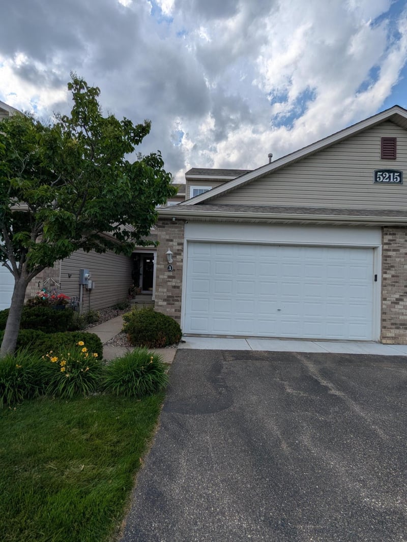 5215 Holly La N #2403, Minneapolis, MN 55446