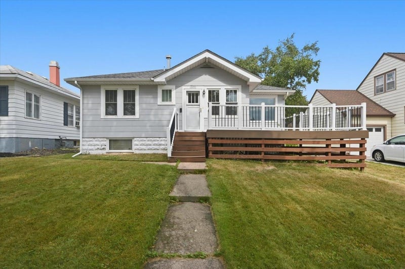 2417 Jefferson St, Duluth, MN 55812