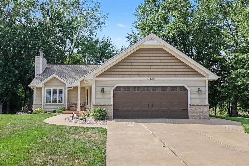 17125 Hershey Ct, Lakeville, MN 55044