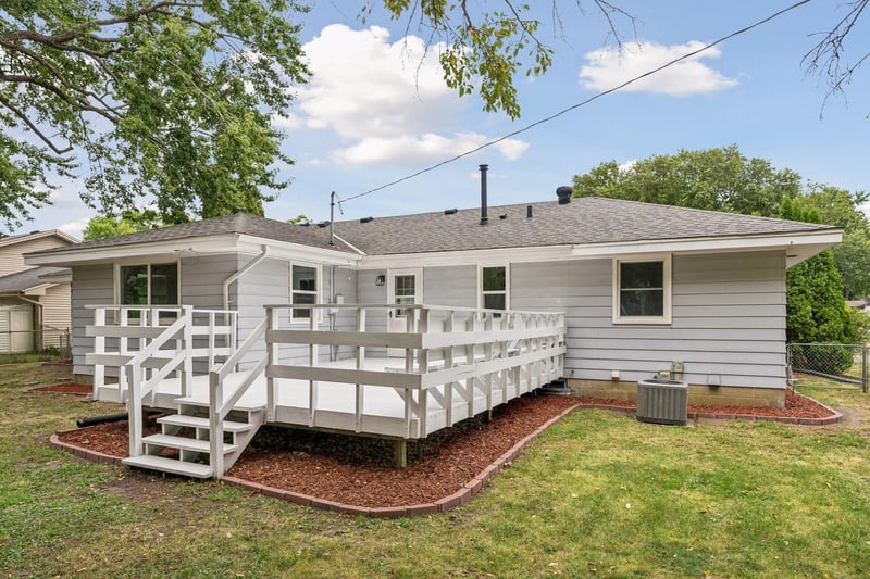 6109 Bethia Ln, Brooklyn Park, MN 55429