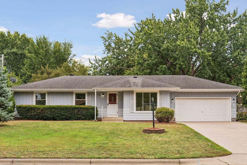 6109 Bethia Ln, Brooklyn Park, MN 55429