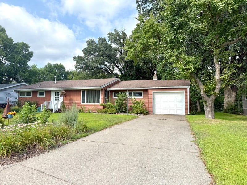 59 Edgewater Dr, Little Falls, MN 56345