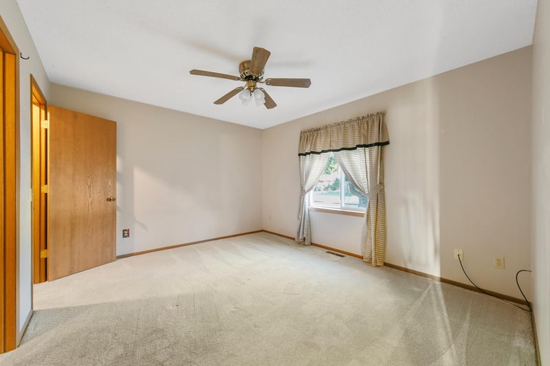 417 Whispering River Ln, Farmington, MN 55024