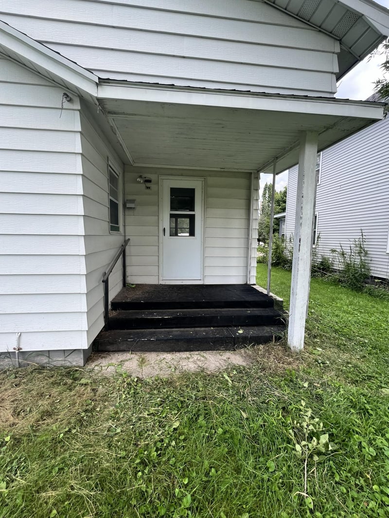 223 1st St SE, Clara City, MN 56222