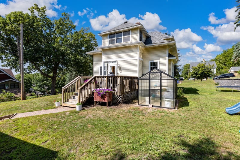 115 Mill St E, Cannon Falls, MN 55009