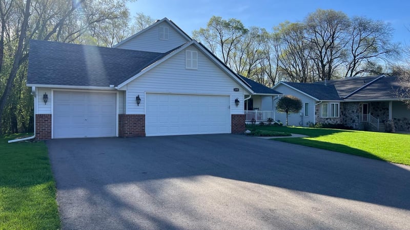 3598 Searle Ct, Vadnais Heights, MN 55127