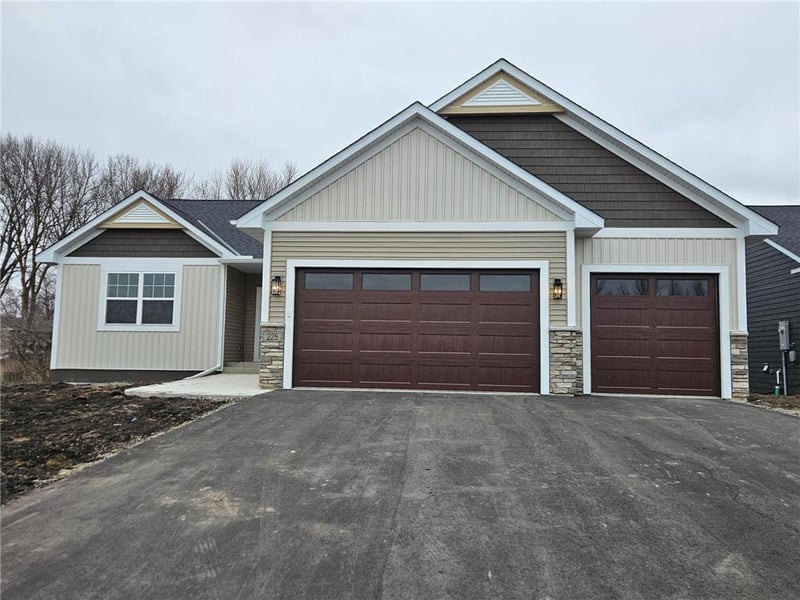 246 10th Ave NE, Hutchinson, MN 55350