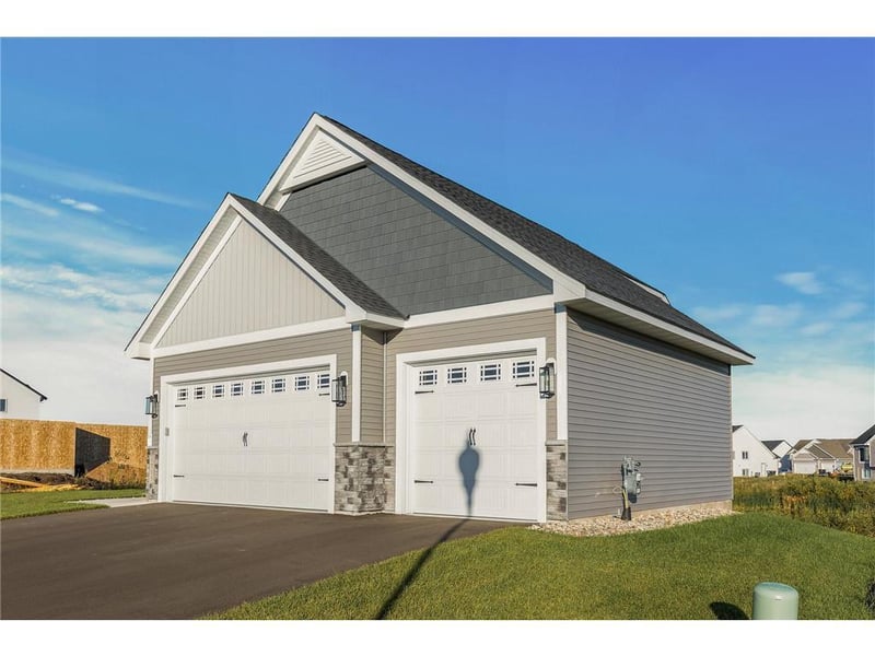 246 10th Ave NE, Hutchinson, MN 55350