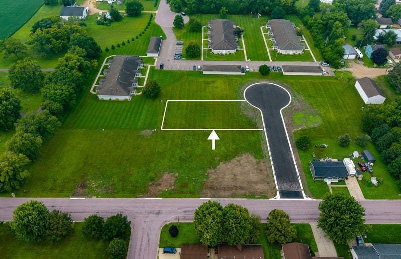 504 2nd St SE, Madelia, MN 56062