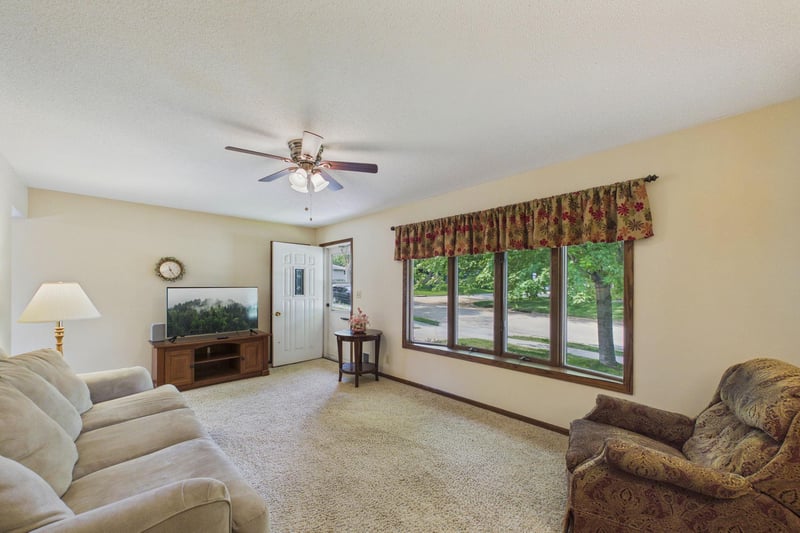 504 3rd Ave NE, Byron, MN 55920