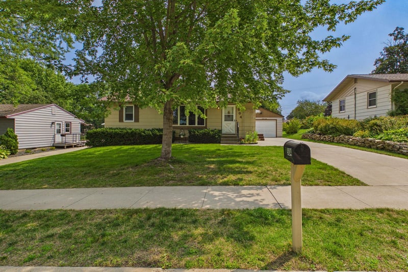 504 3rd Ave NE, Byron, MN 55920