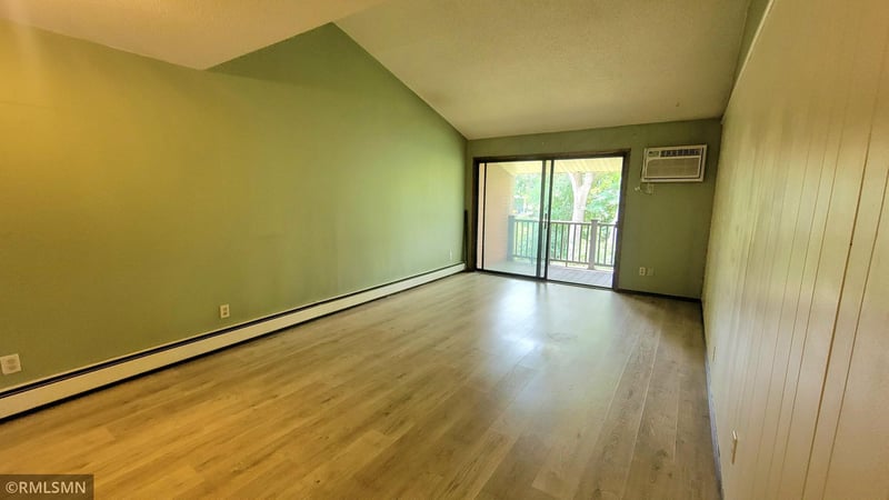 110276 Village Rd, Chaska, MN 55318